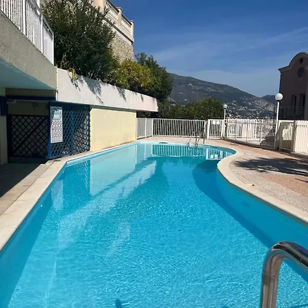 Holiday home Sea View 2-br W Ac Pool Terrace Parking - Benakey